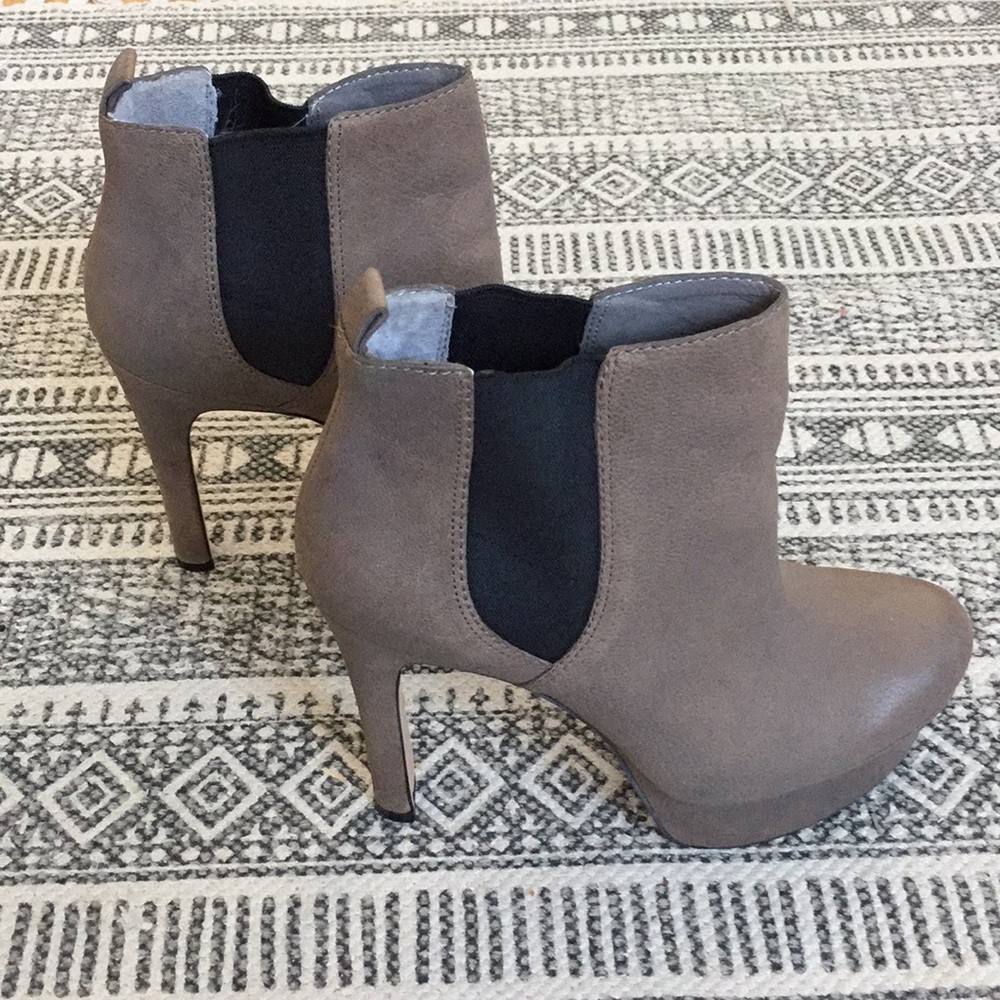 Vince Canute. Booties.